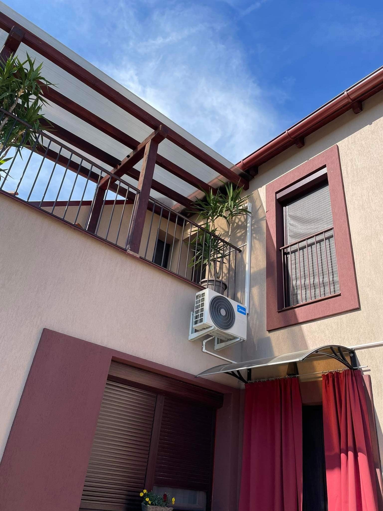 Kültéri egység erkélyen